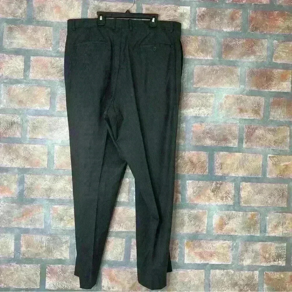 Pronto Uomo Signature Made in Italy 
ZIGNONE 
Men’s 100% Wool Pinstripe Suit - Picture 9 of 10